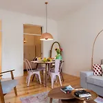2 Stylish Flat At Bairro Alto-principe Real * Лісабон